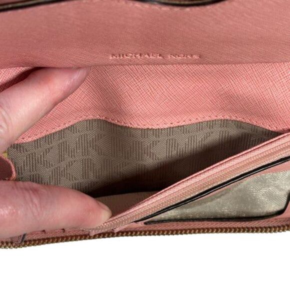 Michael Kors Jet Set Travel Rose Pink Zip Tech Phone Case Wallet Clutch - Picture 14 of 16